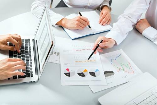 企業(yè)網(wǎng)站建設(shè)要點(diǎn)是什么？實(shí)現(xiàn)客戶不請自來